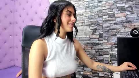 Hailey Petite online show from 05-22-26, 01:17