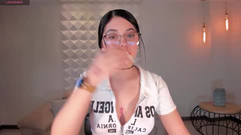 Hailey online show from 11-29-25, 12:19