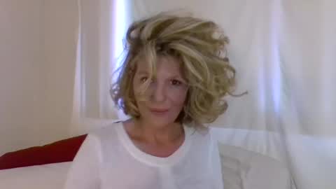 Hailey online show from 12-02-24, 12:09