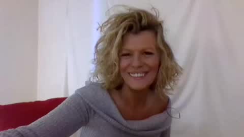 Hailey online show from 12-12-24, 12:27