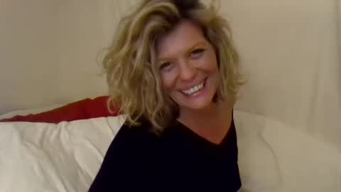 Hailey online show from 01-12-25, 04:21