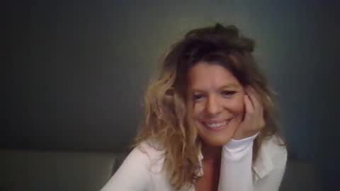 Hailey online show from 10-05-25, 09:02