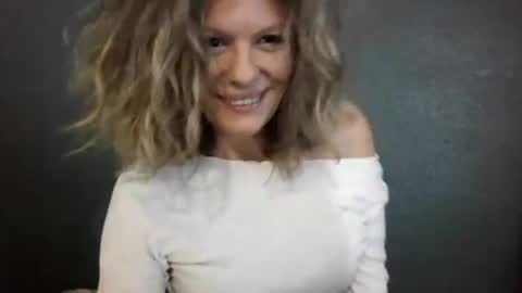 Hailey online show from 07-28-26, 04:50
