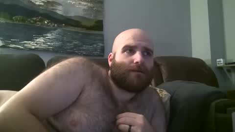 Snapshot of hairiestbear chatting on 01-26-25, 04:09 Hairiest Bear online show from 01-26-25, 04:09