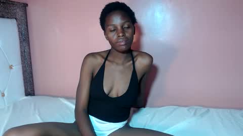 Snapshot of hairlyebony chatting on 03-12-26, 04:35 hairlyebony online show from 03-12-26, 04:35