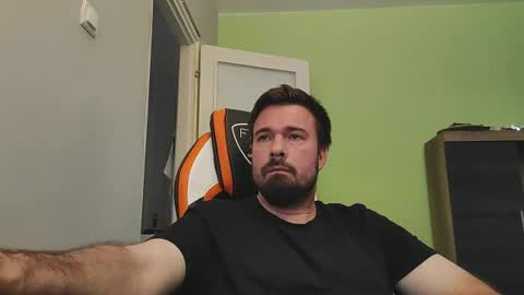 hairy_guy007 online show from 06-13-26, 07:39