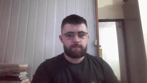 Snapshot of hairy_man_69_ chatting on 01-02-25, 02:33 horny online show from 01-02-25, 02:33