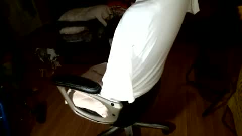 Snapshot of hairybear813 chatting on 12-31-24, 01:57 hairybear813 online show from 12-31-24, 01:57