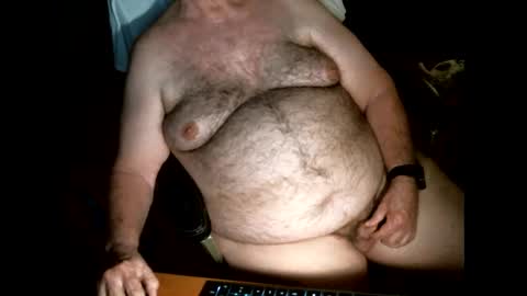 Snapshot of hairybear813 chatting on 09-09-25, 05:34 hairybear813 online show from 09-09-25, 05:34
