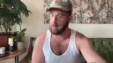 Snapshot of hairyfitguy444 chatting on 11-04-25, 04:28 Harry Fit Big Bro Dad Sir online show from 11-04-25, 04:28