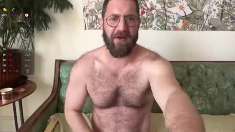 Snapshot of hairyfitguy444 chatting on 03-17-26, 04:21 Harry Fit Big Bro Dad Sir online show from 03-17-26, 04:21