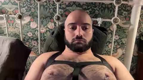 Snapshot of hairyleatherguy chatting on 11-26-25, 08:54 Hairy Guy online show from 11-26-25, 08:54