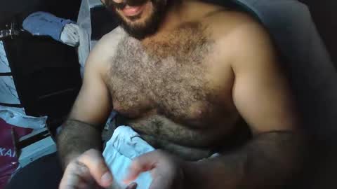 Snapshot of hairymann96 chatting on 11-06-25, 07:04 hairymann96 online show from 11-06-25, 07:04