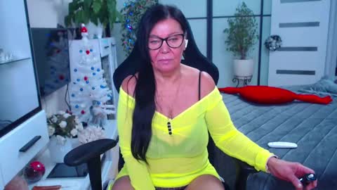 Snapshot of hairypussygranny chatting on 01-09-25, 09:48 Monika online show from 01-09-25, 09:48