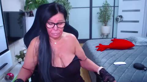 Snapshot of hairypussygranny chatting on 01-20-25, 12:18 Monika online show from 01-20-25, 12:18