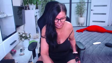 Snapshot of hairypussygranny chatting on 02-23-25, 09:11 Monika online show from 02-23-25, 09:11