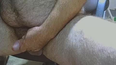 Snapshot of hairysmallfat chatting on 05-25-26, 03:29 hairysmallfat online show from 05-25-26, 03:29