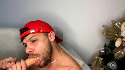 Independent       model  online show from 12-23-24, 09:18