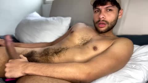 Independent       model  online show from 01-27-25, 12:37