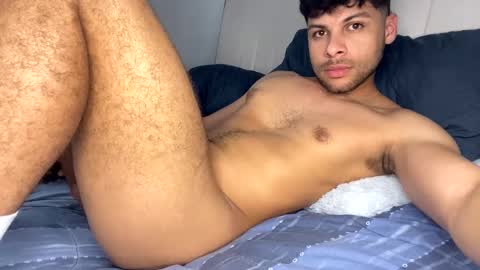 Independent       model  online show from 03-04-25, 08:49