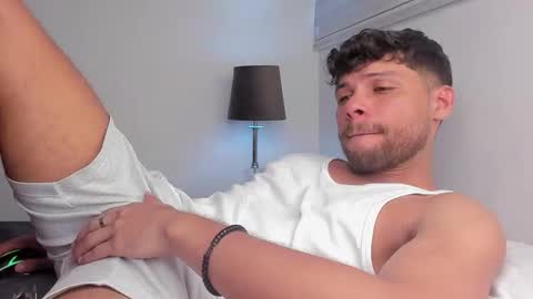 Independent       model  online show from 03-09-26, 09:08