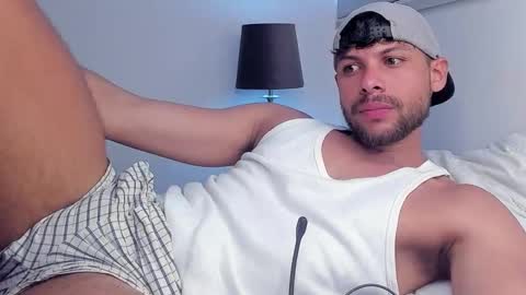 Independent       model  online show from 03-16-26, 08:46