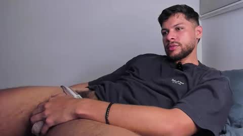 Independent       model  online show from 05-15-26, 11:56