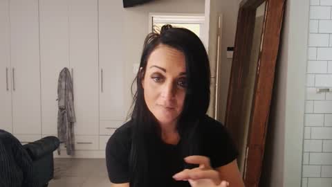 Haley online show from 10-17-25, 07:22