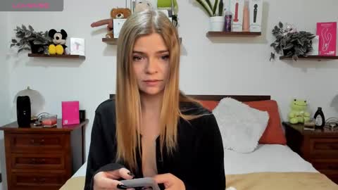 Haley online show from 11-12-25, 08:04