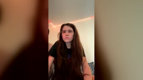 Hallee online show from 06-02-26, 05:42
