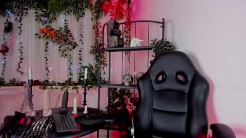 Snapshot of halley_ravenn chatting on 04-25-26, 09:01 halley_ravenn online show from 04-25-26, 09:01