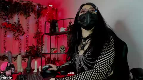 Snapshot of halley_ravenn chatting on 05-05-26, 08:39 halley_ravenn online show from 05-05-26, 08:39