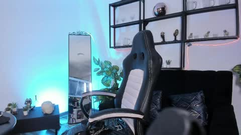 halley_ravenn online show from 06-04-26, 08:48