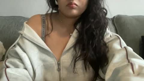 halleyb2026 online show from 04-25-26, 07:33