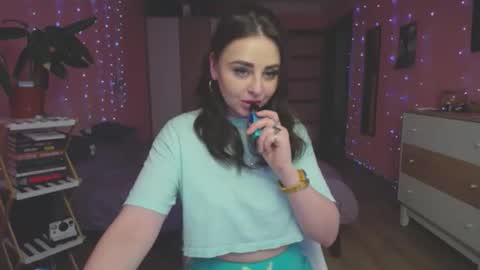 Snapshot of halleyg chatting on 03-06-26, 02:46 Ann online show from 03-06-26, 02:46