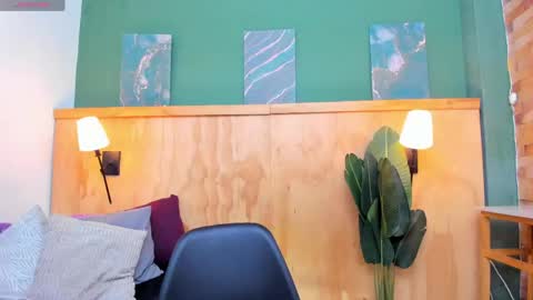 Halley Lorens online show from 04-18-26, 07:58