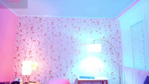 Halley Lorens online show from 07-25-26, 07:00