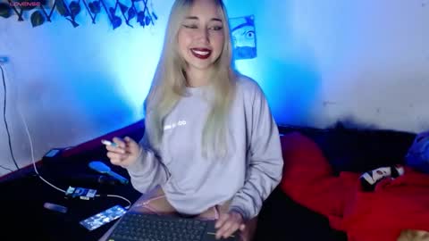 HALLIE online show from 10-16-25, 08:21