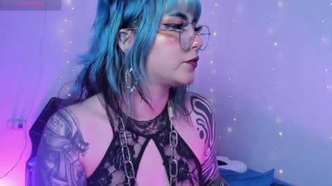 Snapshot of hallucigenia_sparza chatting on 12-10-24, 05:22 Hallu online show from 12-10-24, 05:22