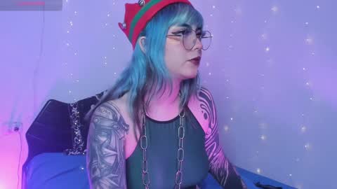 Snapshot of hallucigenia_sparza chatting on 12-24-24, 11:06 Hallu online show from 12-24-24, 11:06