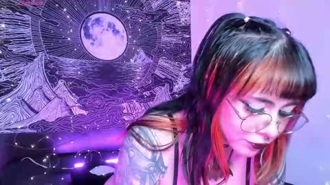 Snapshot of hallucigenia_sparza chatting on 09-18-25, 01:57 Hallu online show from 09-18-25, 01:57