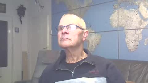 Prefer men 80 online show from 03-08-25, 08:25