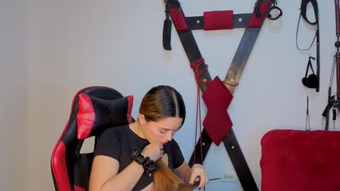 Hana and Zeta online show from 05-03-26, 12:22