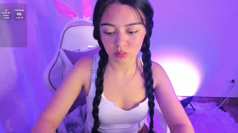 Hana Garcia online show from 10-19-25, 12:22