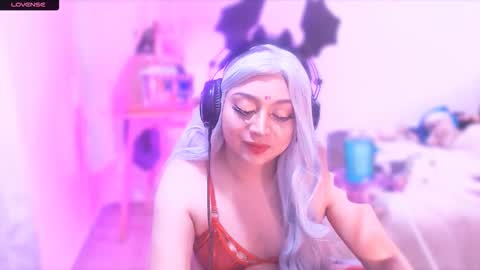 Hana Hyuga .   Please help me reach 200 thumbs up online show from 10-25-25, 02:41