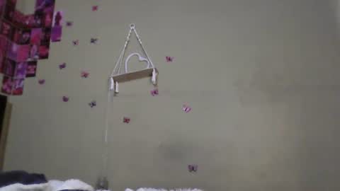 Snapshot of hanah_bakeer chatting on 06-12-26, 04:17 Hanah Montana Independent model online show from 06-12-26, 04:17