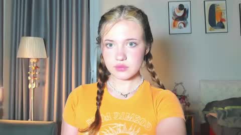 Snapshot of hanahwoods chatting on 02-23-25, 08:55 hanahwoods online show from 02-23-25, 08:55