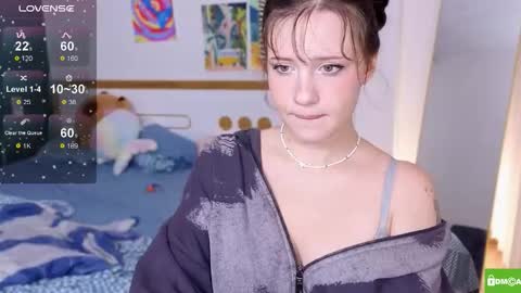 Snapshot of hanahwoods chatting on 10-21-25, 01:28 hanahwoods online show from 10-21-25, 01:28