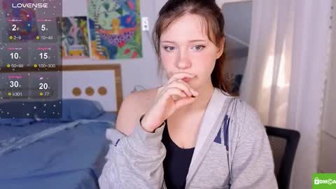 Snapshot of hanahwoods chatting on 11-21-25, 01:26 hanahwoods online show from 11-21-25, 01:26