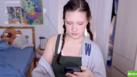 Snapshot of hanahwoods chatting on 11-27-25, 02:24 hanahwoods online show from 11-27-25, 02:24